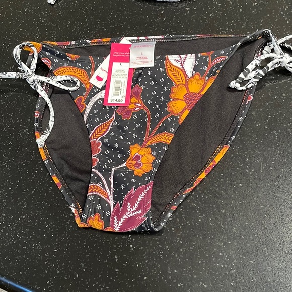 Bikini Set Bottom Size L Top Size M - Picture 4 of 11